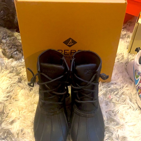 The shoes are in excellent conditions. - Picture 8 of 14